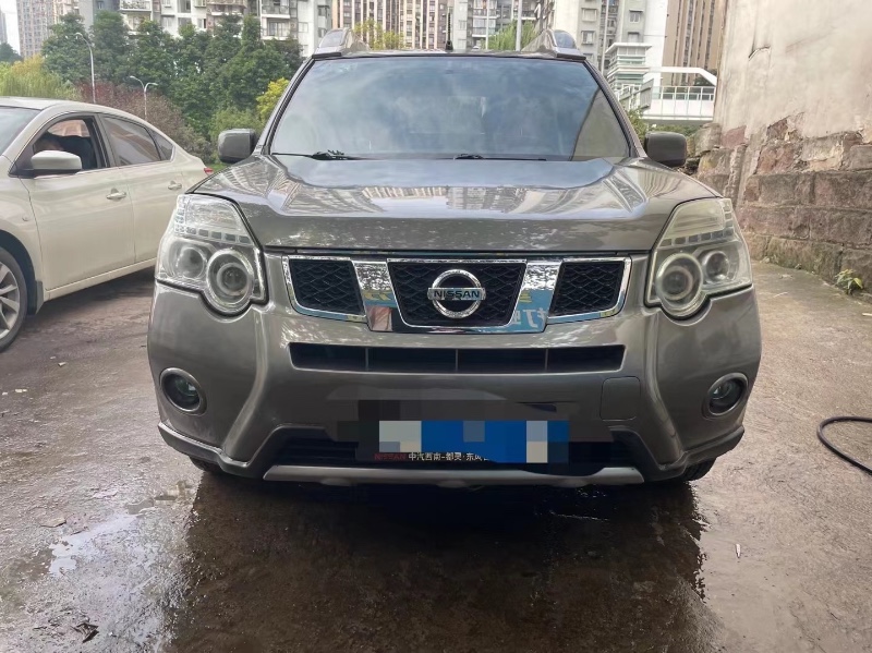 重慶12年日產奇駿1