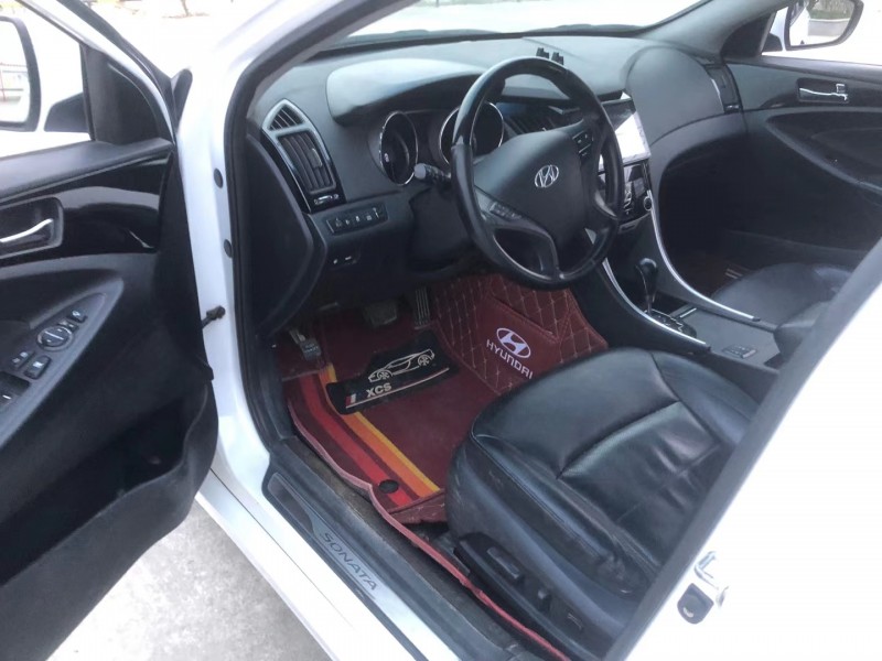 徐州17年现代索纳塔八9