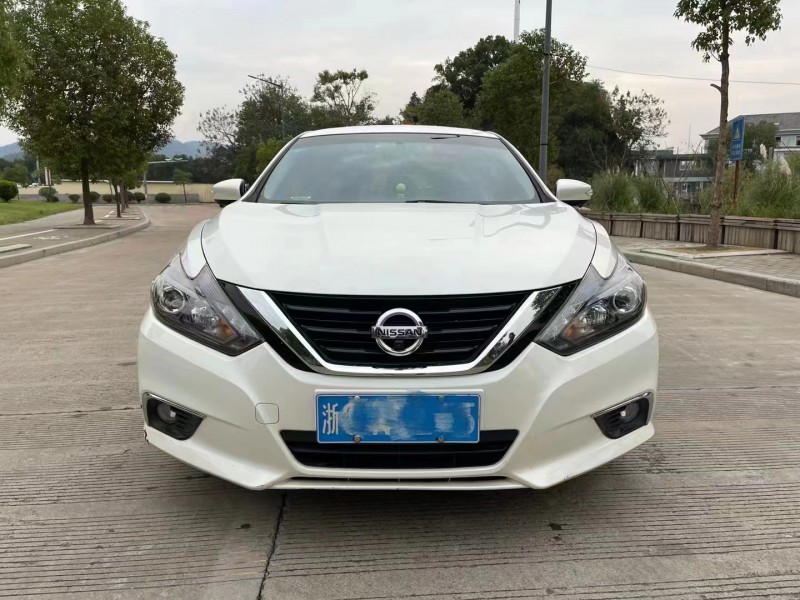 嘉興17年日產天籟1