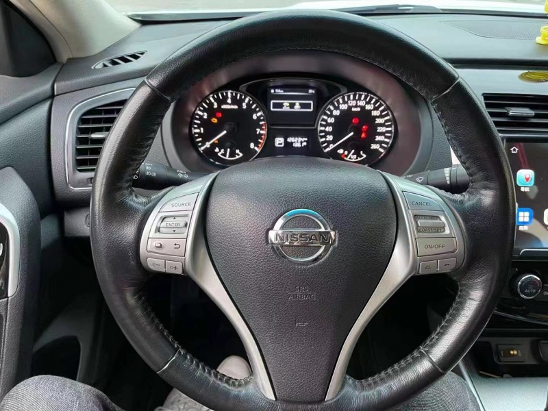 嘉興17年日產天籟3