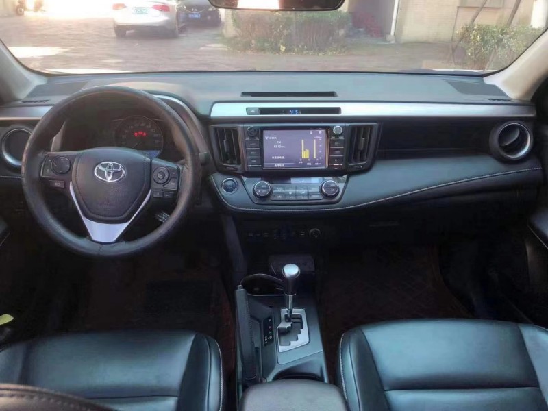濰坊19年豐田RAV4榮放4