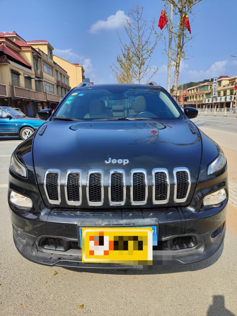 景德鎮17年Jeep自由光1