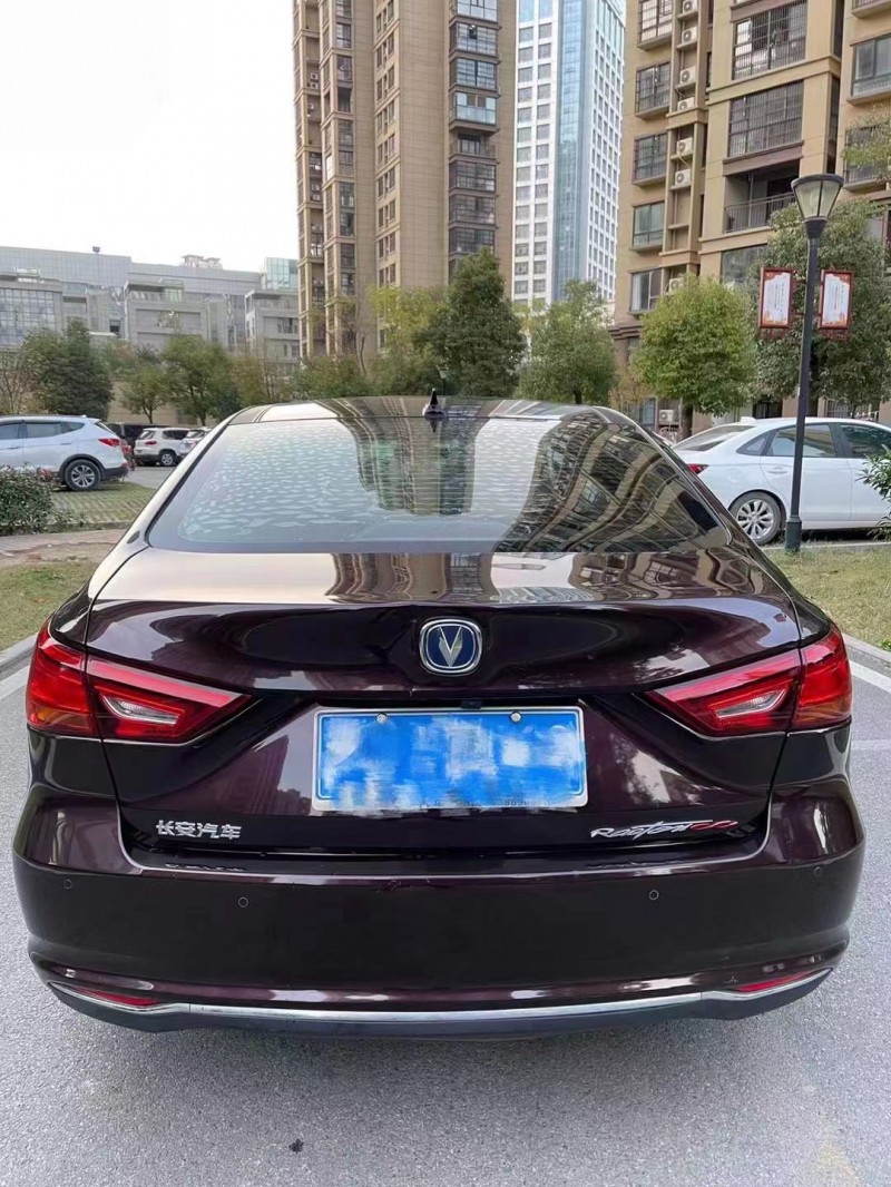 阜陽19年長安汽車睿騁CC9