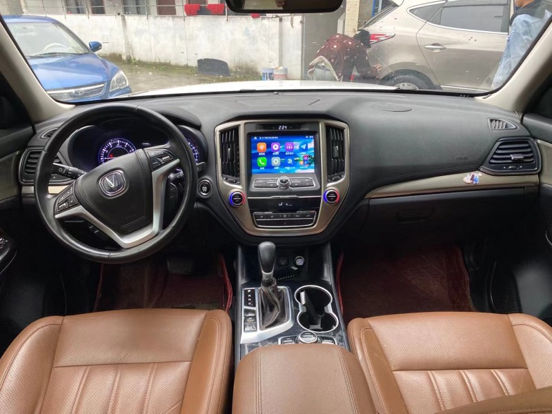 成都18年長安汽車CS955