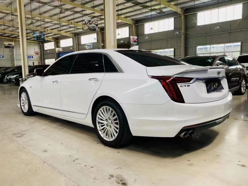 潛江20年凱迪拉克CT66