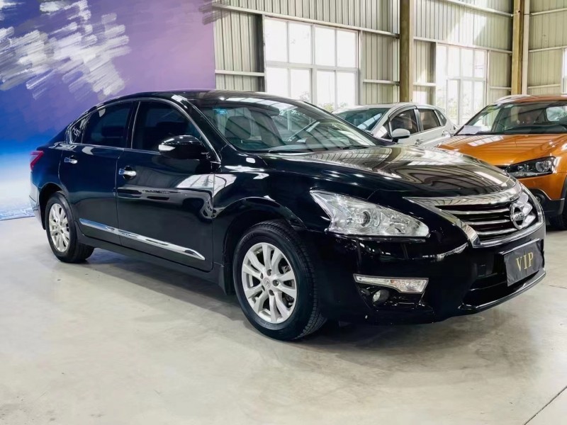 潛江15年日產天籟5