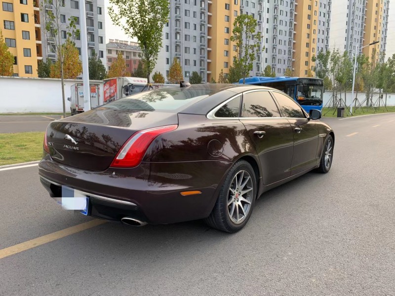 濟寧17年捷豹XJL7