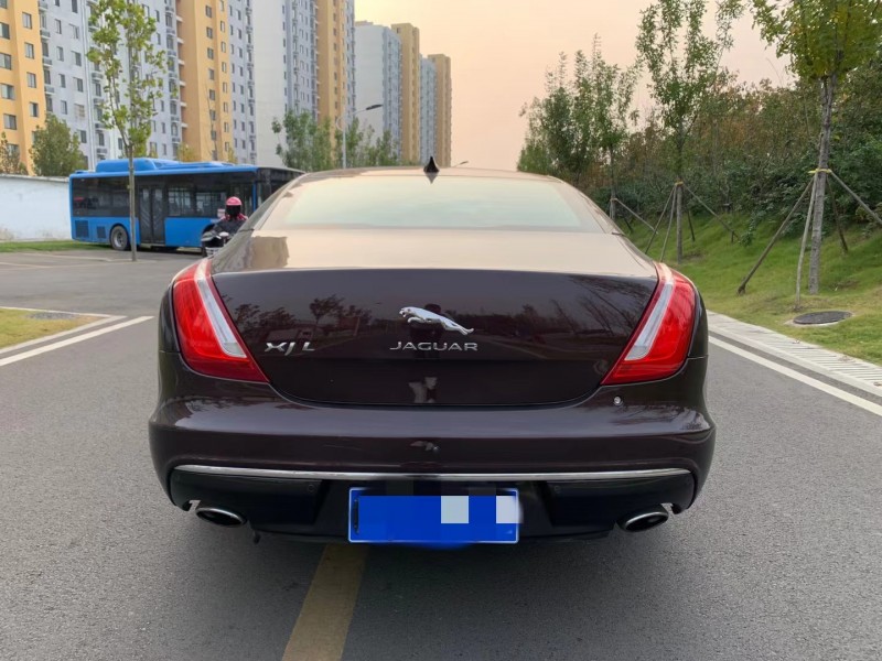 濟寧17年捷豹XJL9