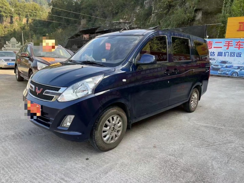 成都16年五菱汽車榮光4