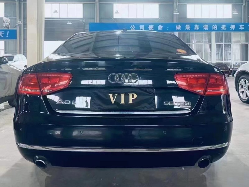 潛江12年奧迪A8L4