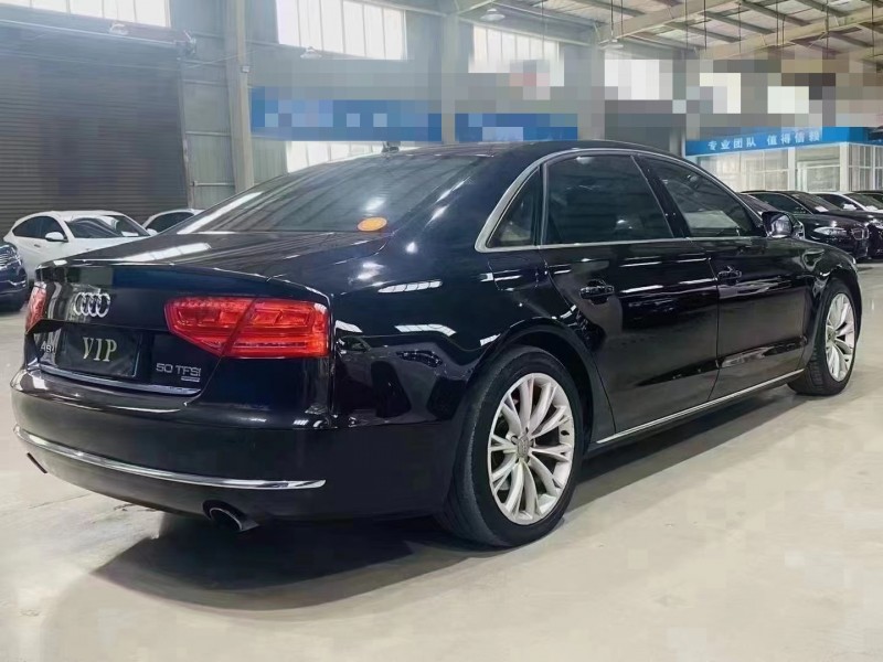 潛江12年奧迪A8L5
