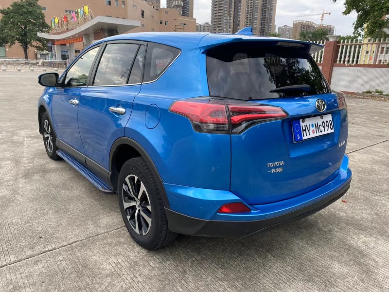 汕頭17年豐田RAV44