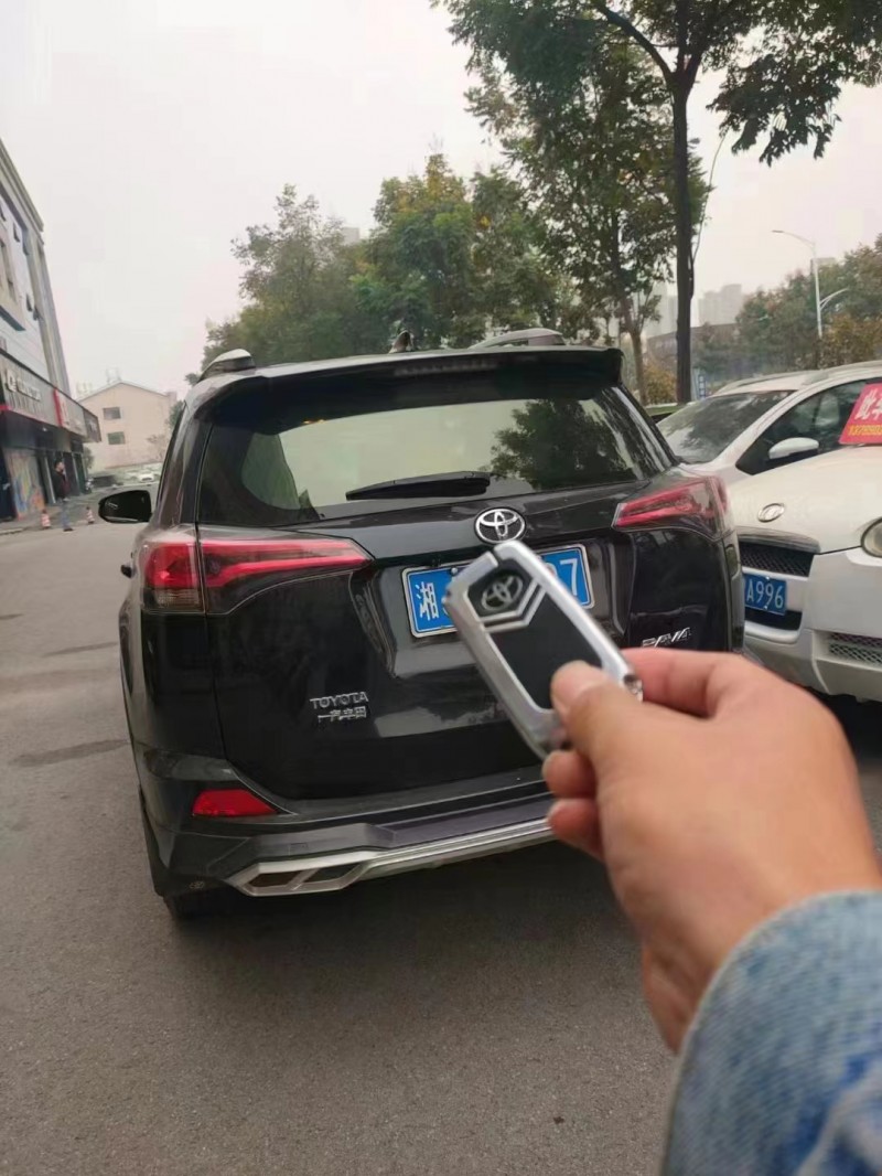 常德18年豐田RAV4榮放7