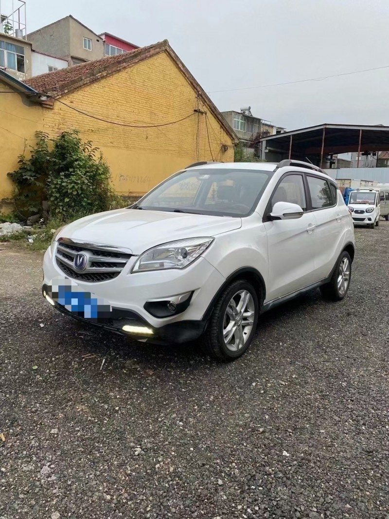 徐州17年長安汽車CS352