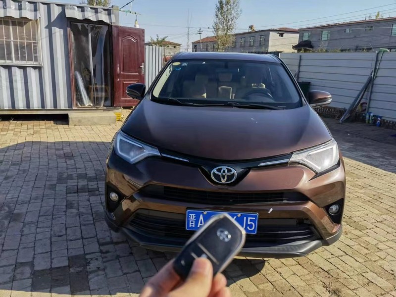 唐山17年豐田RAV4榮放1
