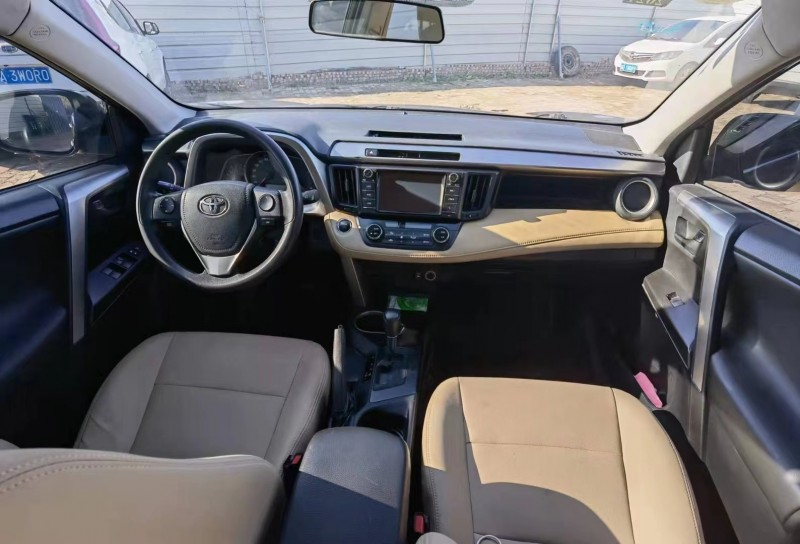 唐山17年豐田RAV4榮放3