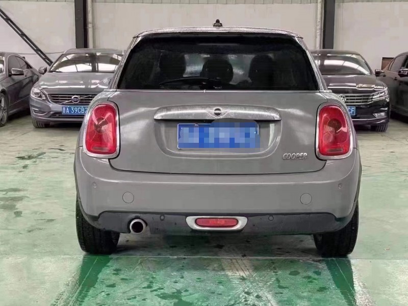 保定15年寶馬MINI5