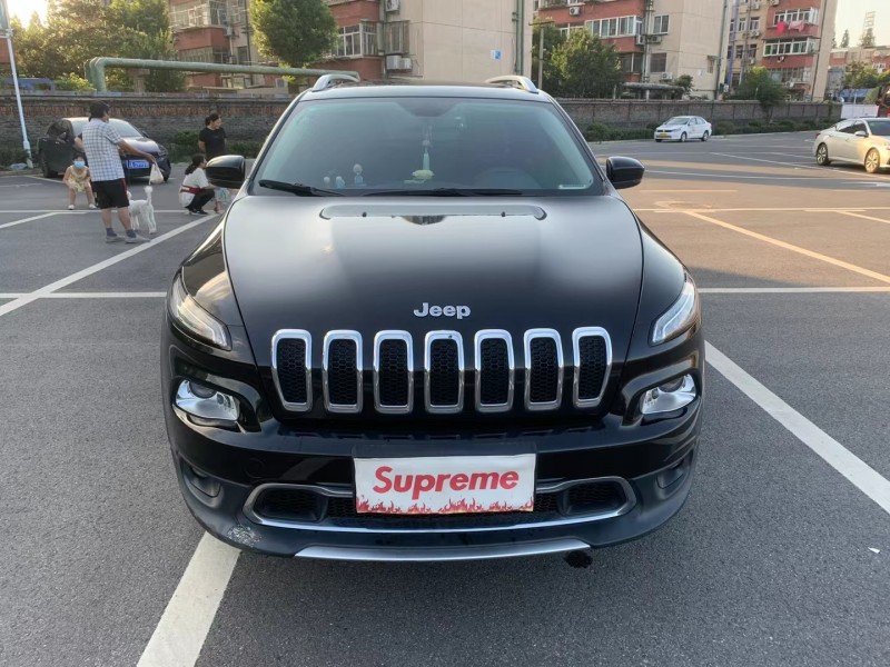 南京19年Jeep自由光1