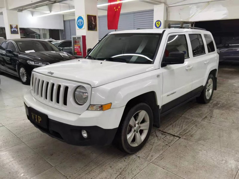 包頭13年Jeep自由客3
