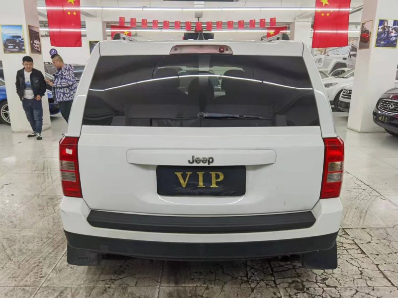 包頭13年Jeep自由客5