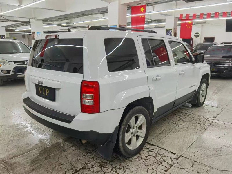 包頭13年Jeep自由客6