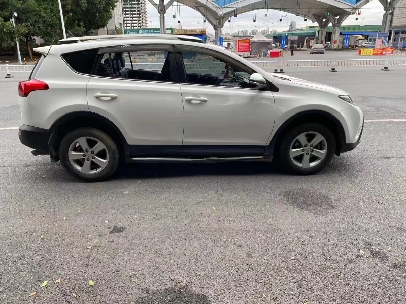 廈門14年豐田RAV4榮放3