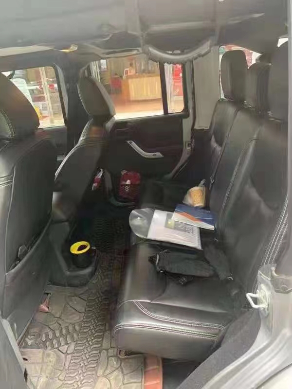 昆明14年Jeep牧馬人3