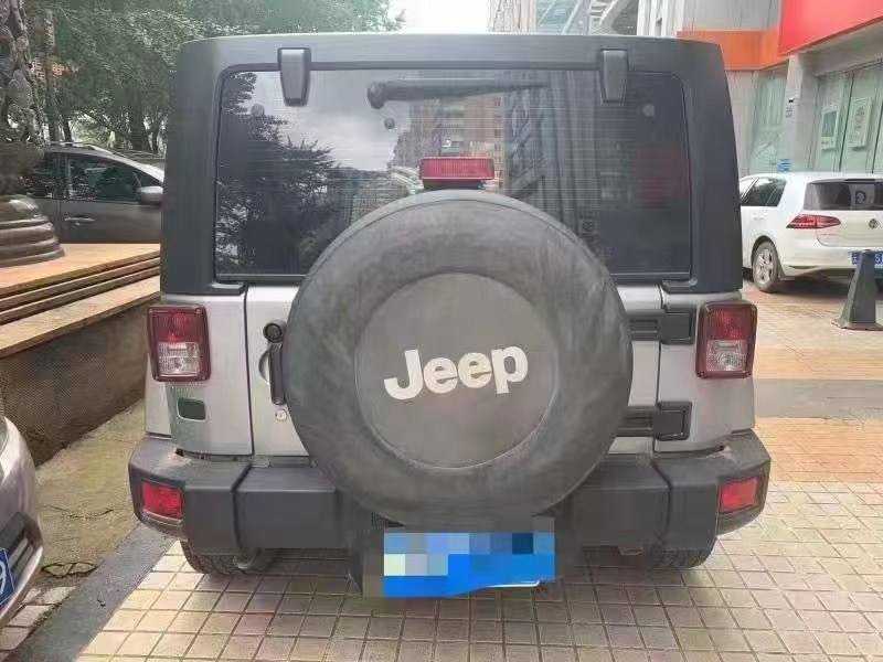昆明14年Jeep牧馬人1
