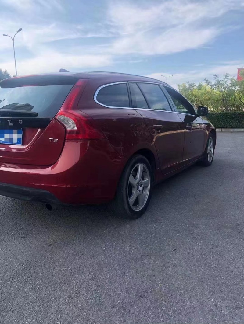 承德13年沃爾沃V608