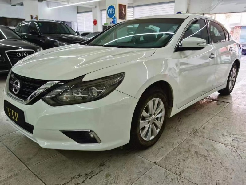 包頭17年日產天籟3