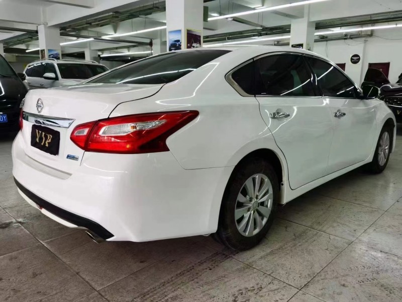 包頭17年日產天籟6