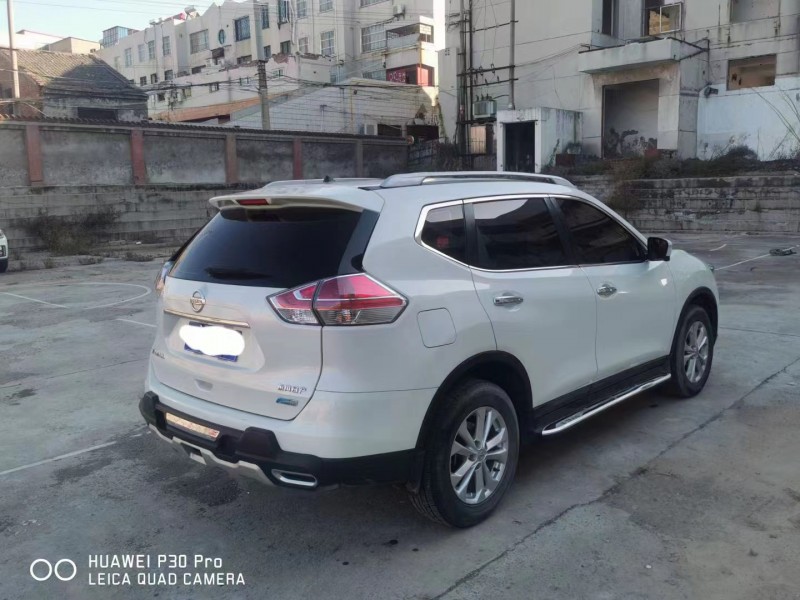 許昌17年日產奇駿6