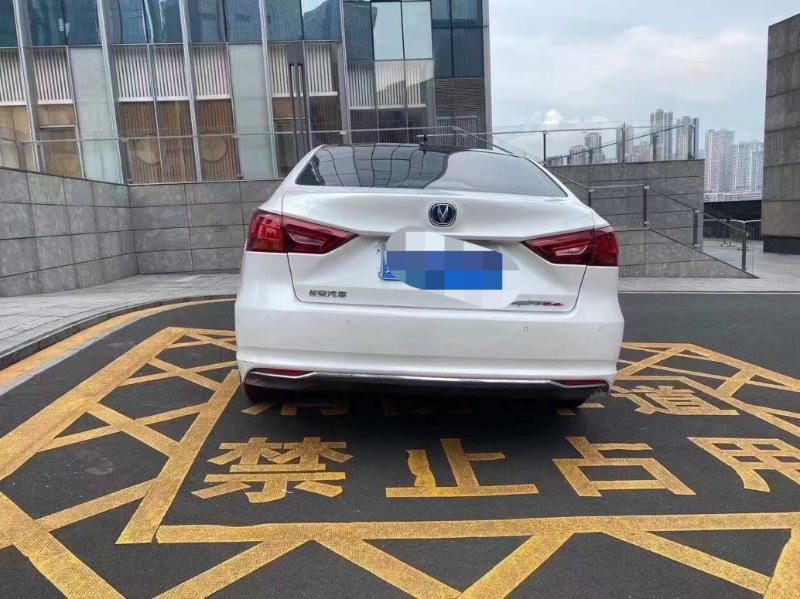 重慶19年長安汽車銳程CC2