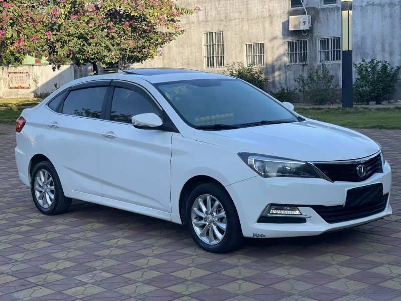 汕頭17年長安汽車悅翔V79