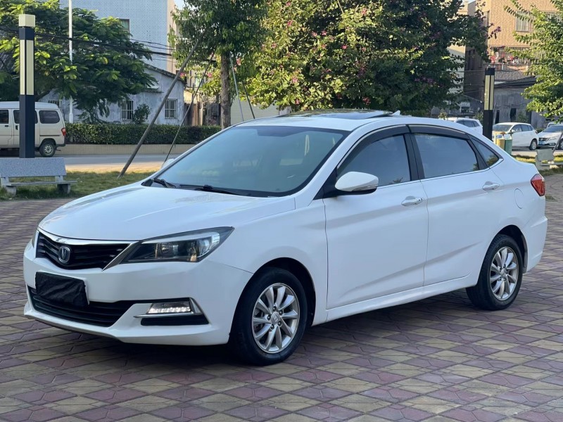 汕頭17年長安汽車悅翔V78