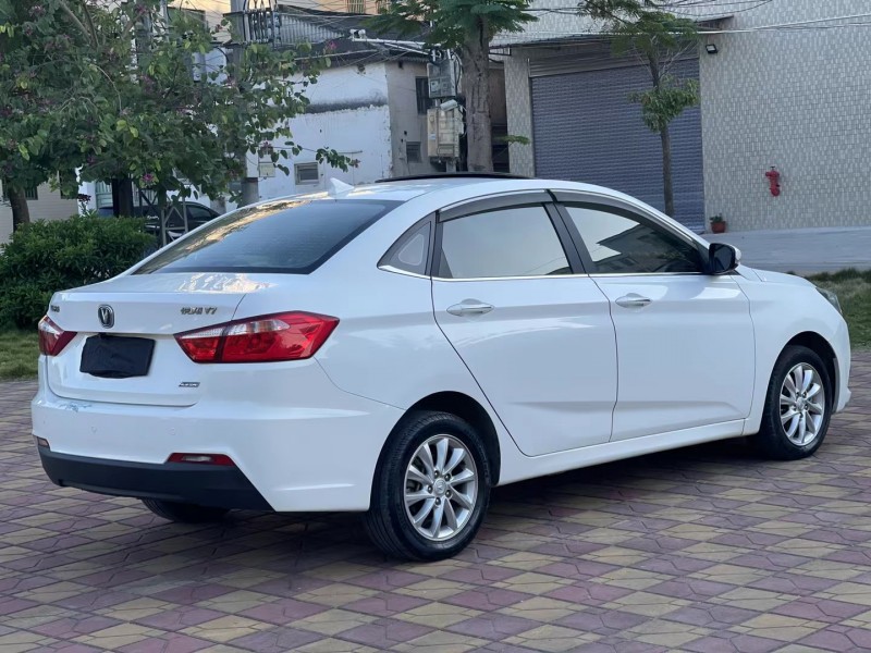 汕頭17年長安汽車悅翔V71