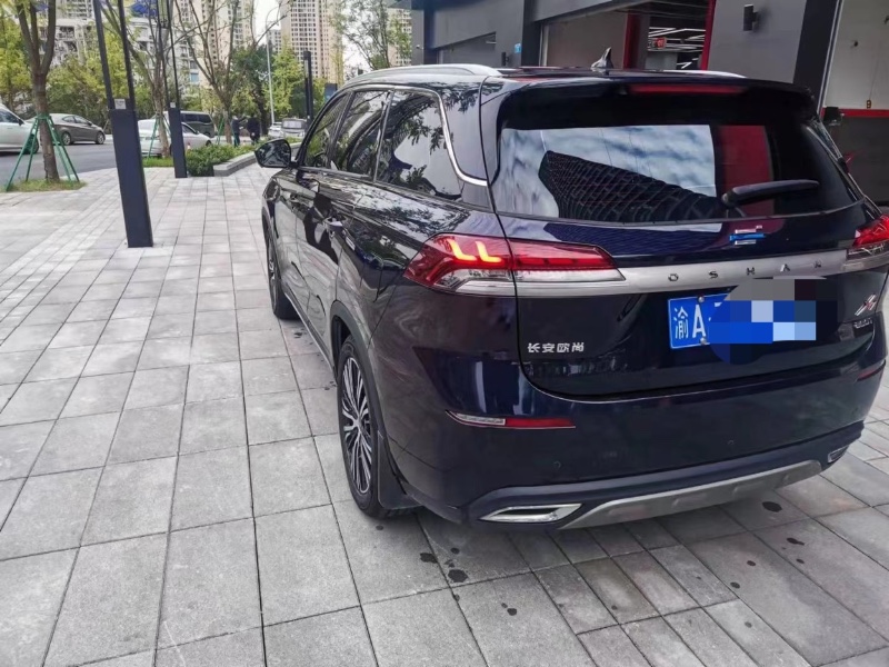 重慶20年長安汽車歐尚6
