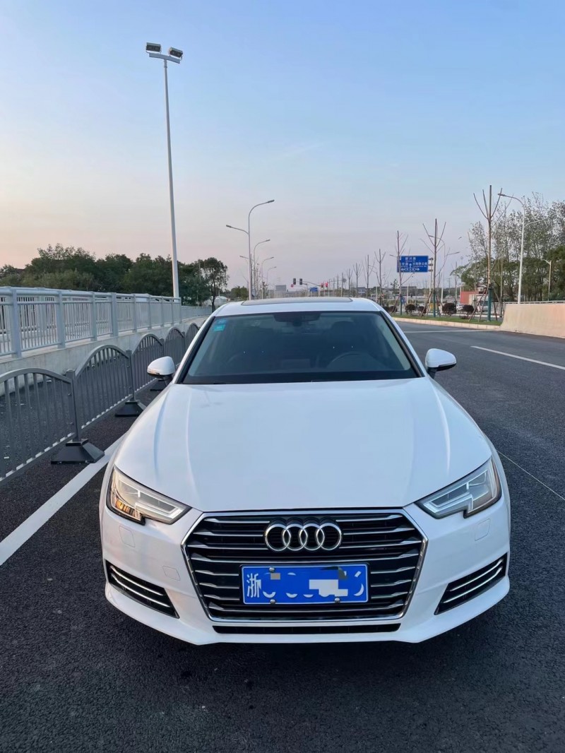 上海17年奧迪A4L1