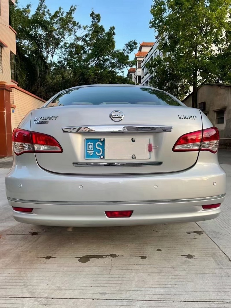 中山16年日產軒逸8