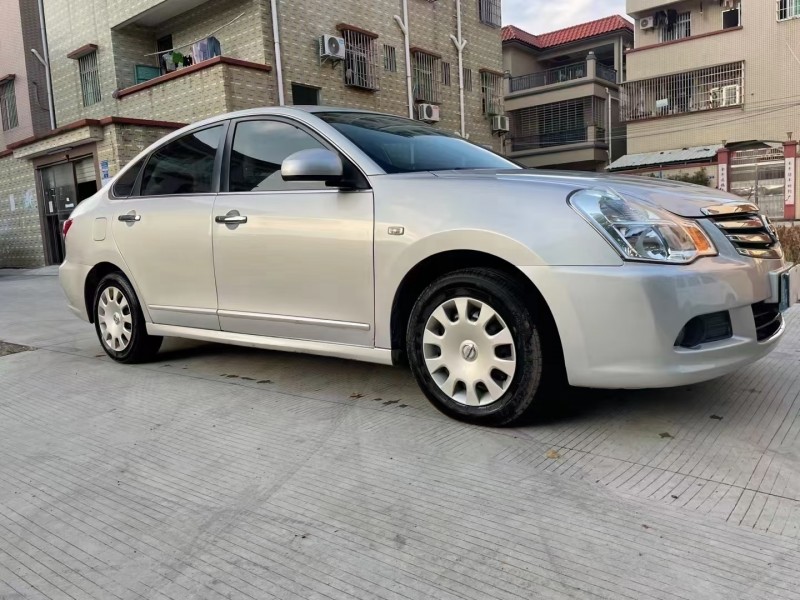 中山16年日產軒逸7