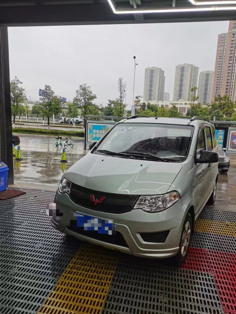 昆明18年五菱汽車宏光1