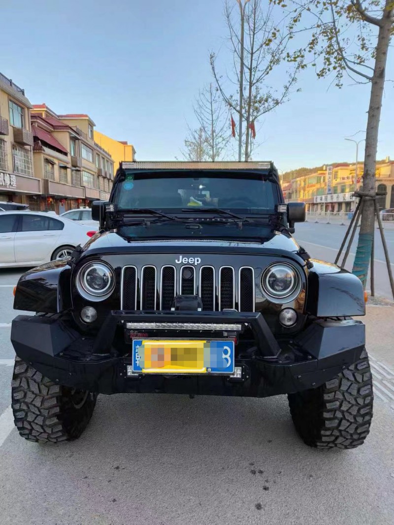 贛州17年Jeep牧馬人8