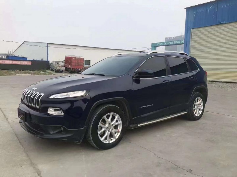 黃岡16年Jeep自由光2