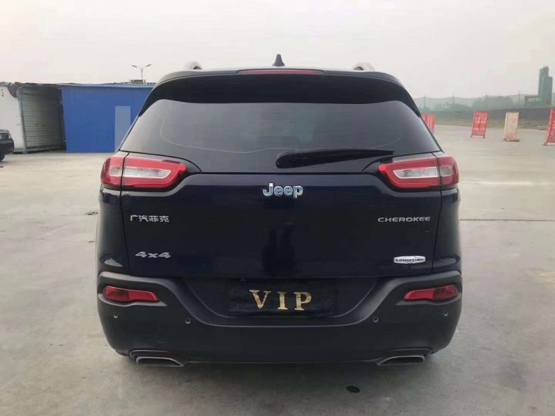 黃岡16年Jeep自由光9