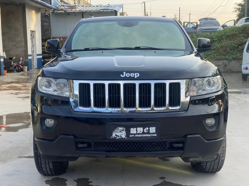 鄭州13年Jeep大切諾基1