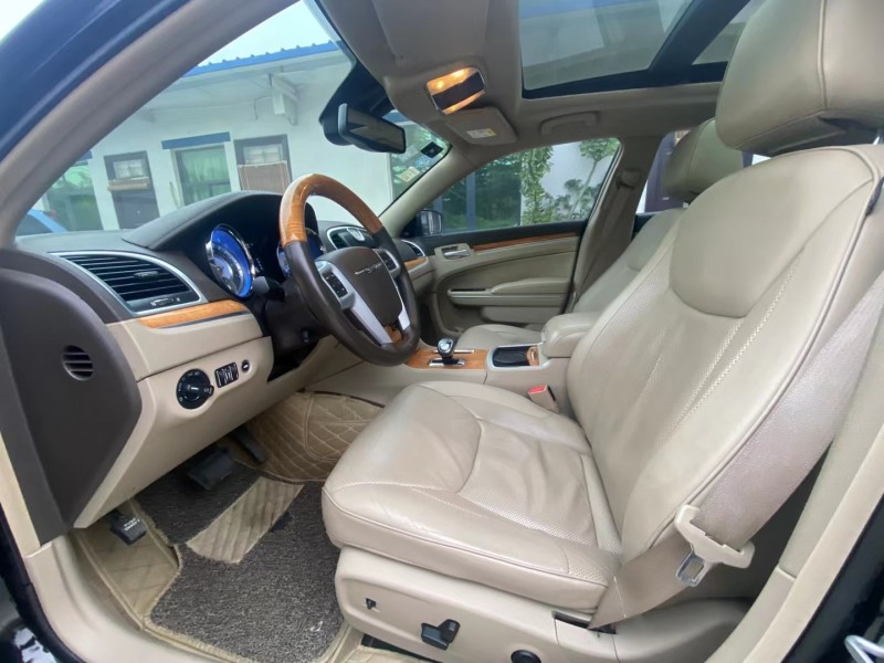 鄭州15年克萊斯勒300C4