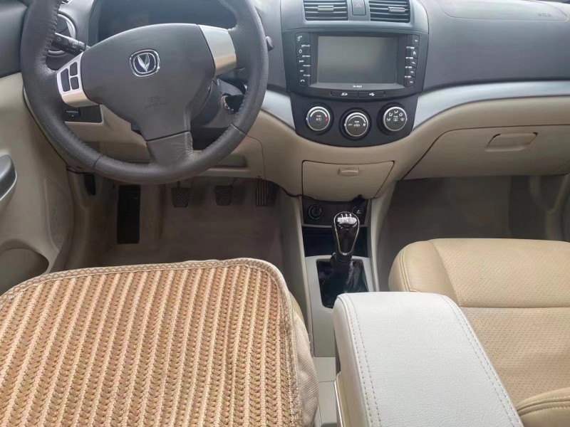 煙臺14年長安汽車悅翔V54