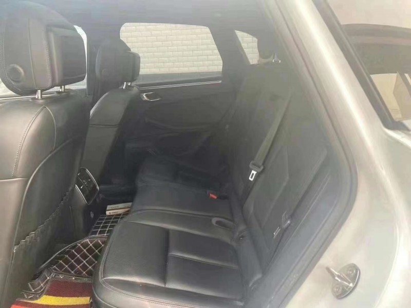 天津18年保時捷Macan4