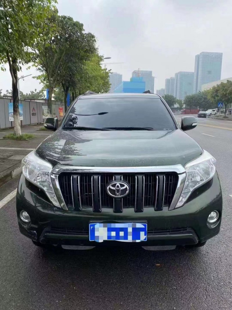 重庆17年丰田普拉多1