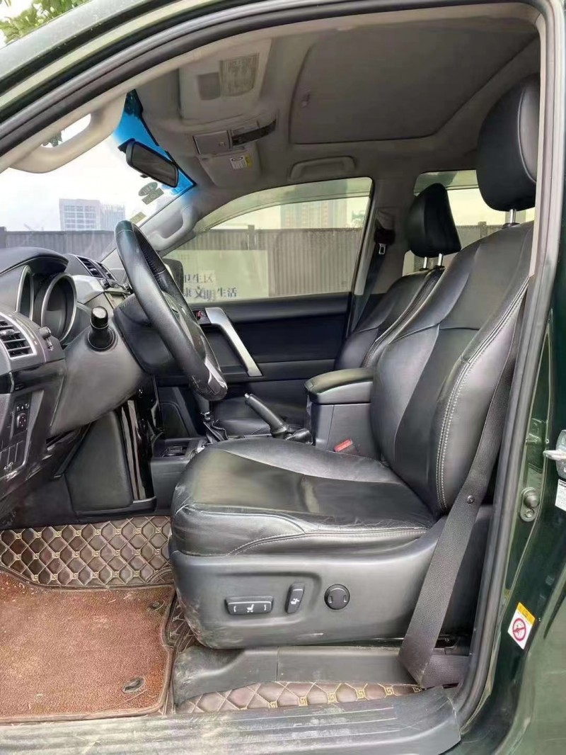 重庆17年丰田普拉多4